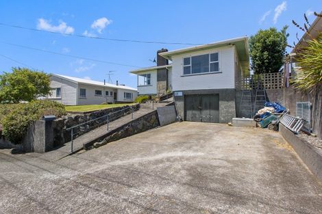Photo of property in 14 Rospeath Crescent, Spotswood, New Plymouth, 4310