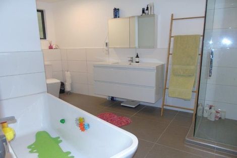 Photo of property in 7 Cameron Street, Kaiwharawhara, Wellington, 6035