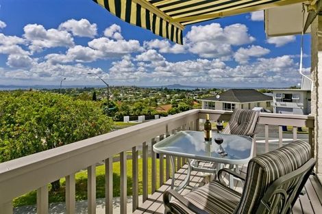 Photo of property in 1/2 Morice Place, Torbay, Auckland, 0630