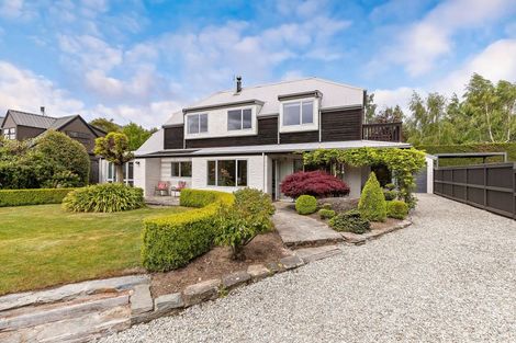 Photo of property in 7 Kelvin Place, Kelvin Heights, Queenstown, 9300