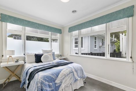 Photo of property in 73 Hungerford Road, Houghton Bay, Wellington, 6023