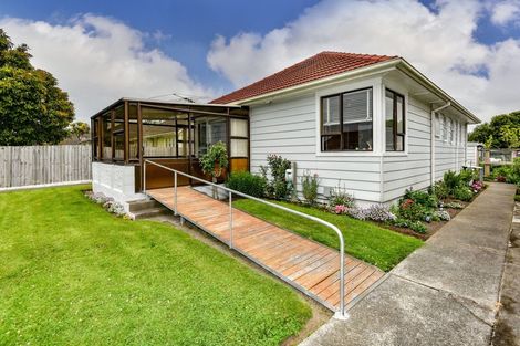 Photo of property in 6 Hillary Crescent, Upper Riccarton, Christchurch, 8041