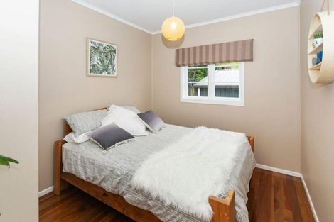 Photo of property in 70 Tirimoana Road, Te Atatu South, Auckland, 0602