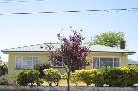 Photo of property in 17 Shortland Street, Wainoni, Christchurch, 8061