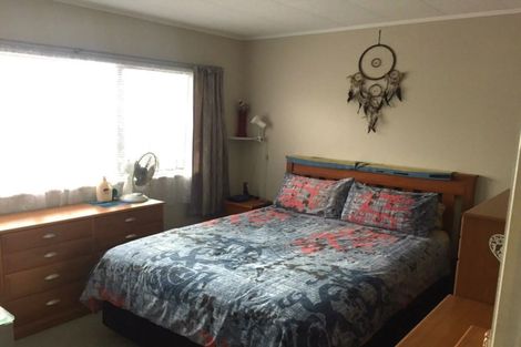 Photo of property in 1/143 Centreway Road, Orewa, 0931