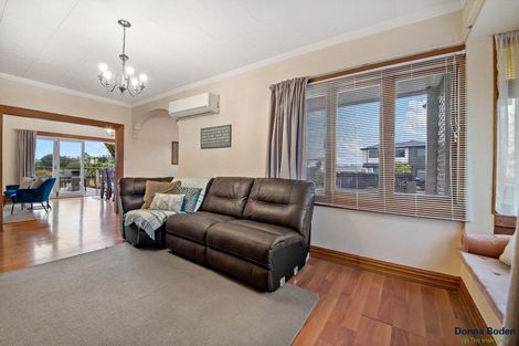Photo of property in 1/50 Prospect Terrace, Pukekohe, 2120