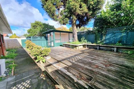 Photo of property in 1/6 Keldale Place, Forrest Hill, Auckland, 0620