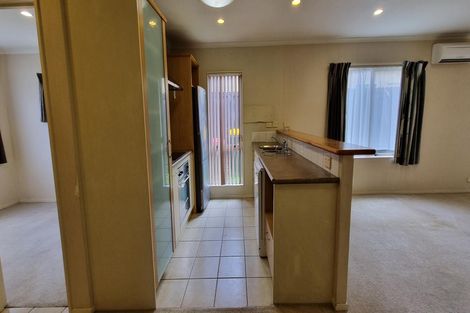 Photo of property in 25 Ironstone Place, Randwick Park, Auckland, 2105