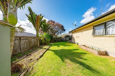 Photo of property in 33 Ruze Vida Drive, Massey, Auckland, 0614