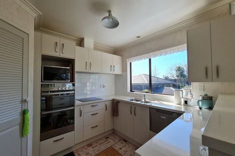 Photo of property in 1 Sunrise Lane, Te Atatu South, Auckland, 0610