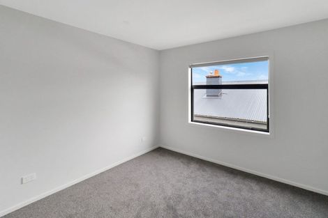 Photo of property in 137 Whites Line East, Waiwhetu, Lower Hutt, 5010
