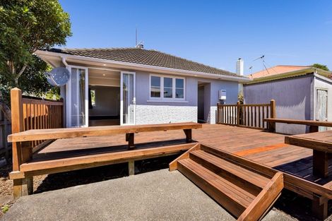 Photo of property in 1/9 Tarahua Road, Vogeltown, New Plymouth, 4310