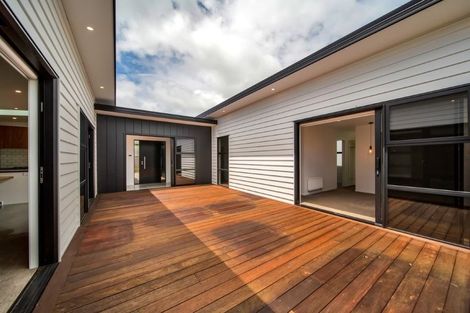 Photo of property in 41 Cyrus Street, Whalers Gate, New Plymouth, 4310