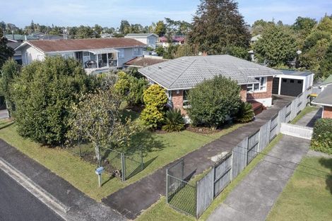 Photo of property in 20 Halberg Street, Papakura, 2110