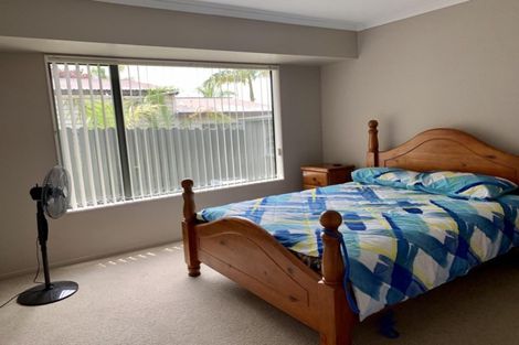 Photo of property in 225 Hill Road, The Gardens, Auckland, 2105