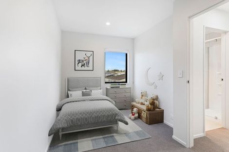 Photo of property in 93 Pepene Avenue, Takanini, Auckland, 2112