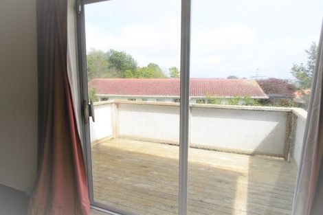 Photo of property in 372 East Coast Road, Sunnynook, Auckland, 0630