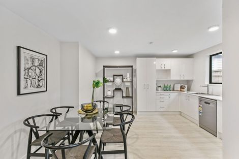 Photo of property in 14a Ropata Avenue, Point England, Auckland, 1072