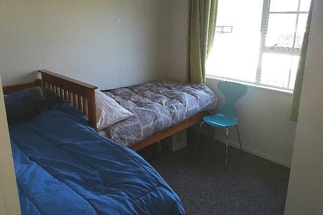 Photo of property in 2/112 Nigel Road, Browns Bay, Auckland, 0630