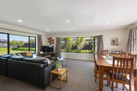 Photo of property in 5 Rodeo Drive, Kelvin Grove, Palmerston North, 4414