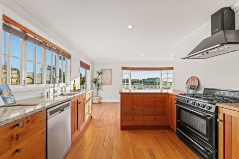Photo of property in 77 Valley Road, Cashmere, Christchurch, 8022