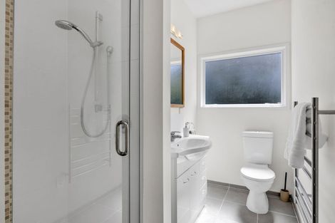 Photo of property in 11 Margaret Place, Merrilands, New Plymouth, 4312