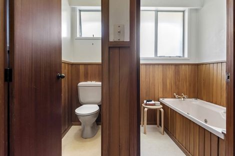 Photo of property in 134 Exmouth Road, Northcote, Auckland, 0627