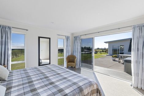 Photo of property in 576a Mangorei Road, Mangorei, New Plymouth, 4371