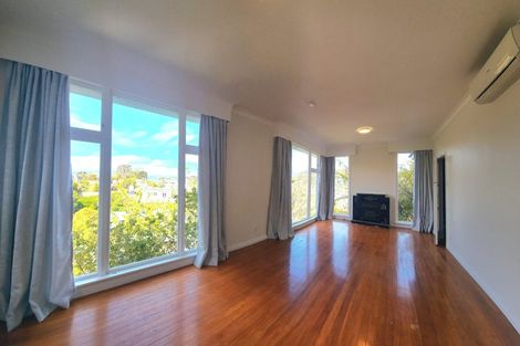 Photo of property in 19 David Crescent, Karori, Wellington, 6012