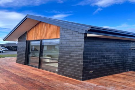 Photo of property in 37 Candlesticks Crescent, Lincoln, 7608