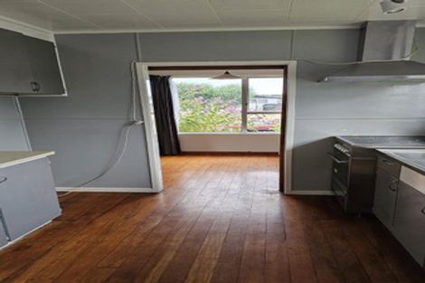 Photo of property in 5 Nan Place, Pakuranga Heights, Auckland, 2010