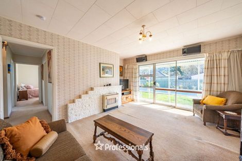 Photo of property in 17 Molesworth Street, Taita, Lower Hutt, 5011