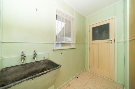 Photo of property in 6 Ellesmere Crescent, Highbury, Palmerston North, 4412