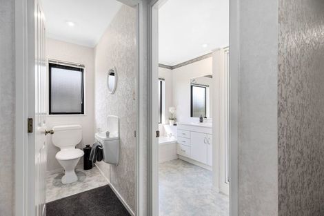 Photo of property in 128 Grenada Street, Mount Maunganui, 3116