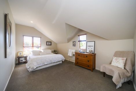 Photo of property in 17 Montgomery Terrace, Hokowhitu, Palmerston North, 4410