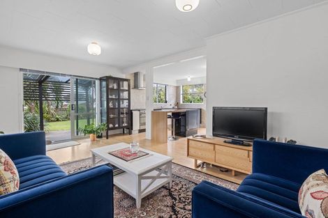 Photo of property in 1/237 Courtenay Street, Strandon, New Plymouth, 4312