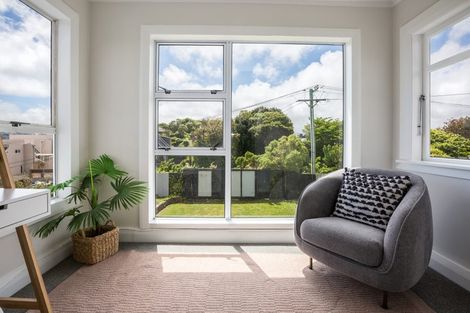 Photo of property in 78 Bayview Road, Paremata, Porirua, 5024
