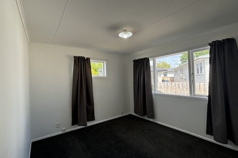 Photo of property in 77 Collins Road, Melville, Hamilton, 3206