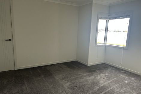 Photo of property in 10 Puroto Place, One Tree Point, 0118