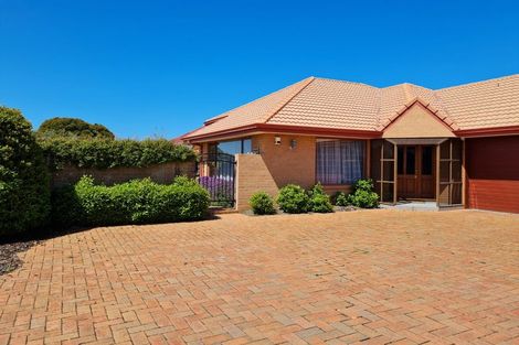 Photo of property in 8 Somerset Lane, Rosedale, Invercargill, 9810