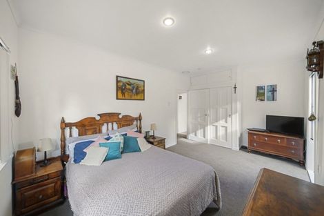 Photo of property in 1/9 Luplau Crescent, Cockle Bay, Auckland, 2014