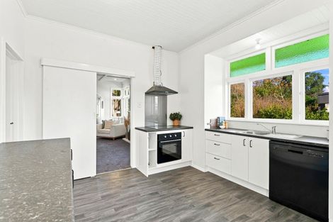 Photo of property in 1 Karewa Street, Castlecliff, Whanganui, 4501