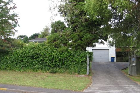 Photo of property in 42 Fitzherbert Avenue, West Harbour, Auckland, 0618