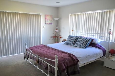 Photo of property in 2 Tarapiroe Avenue, Takanini, 2112