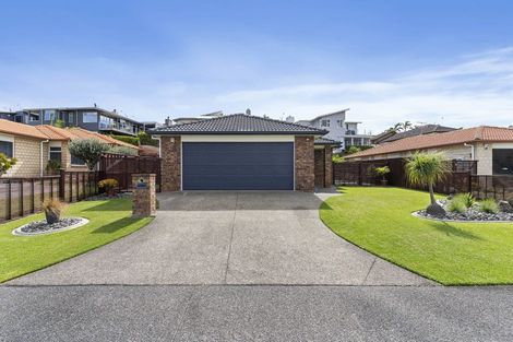 Photo of property in 44 Chesterfield Way, Orewa, 0931