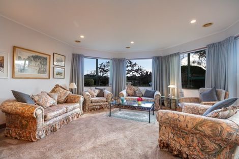 Photo of property in 16 Runanga Grove, Waikanae, 5036