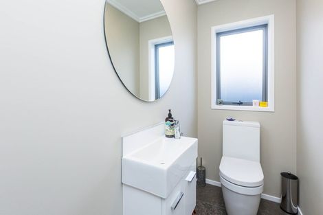 Photo of property in 27 Ashington Road, Silverstream, Upper Hutt, 5019