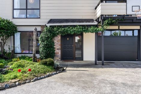 Photo of property in 2/3 Ceramco Place, Torbay, Auckland, 0630