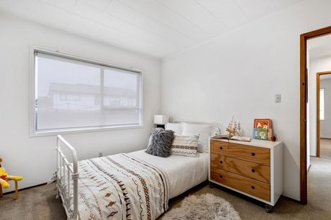 Photo of property in 2 Border Road, Henderson, Auckland, 0612