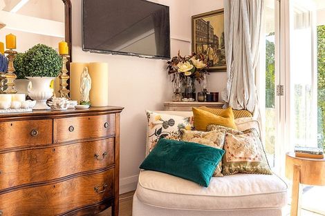 Photo of property in 24 Miro Road, Palm Beach, Waiheke Island, 1081